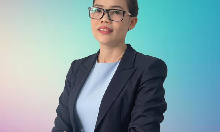 LƯU THỊ CẨM VÂN