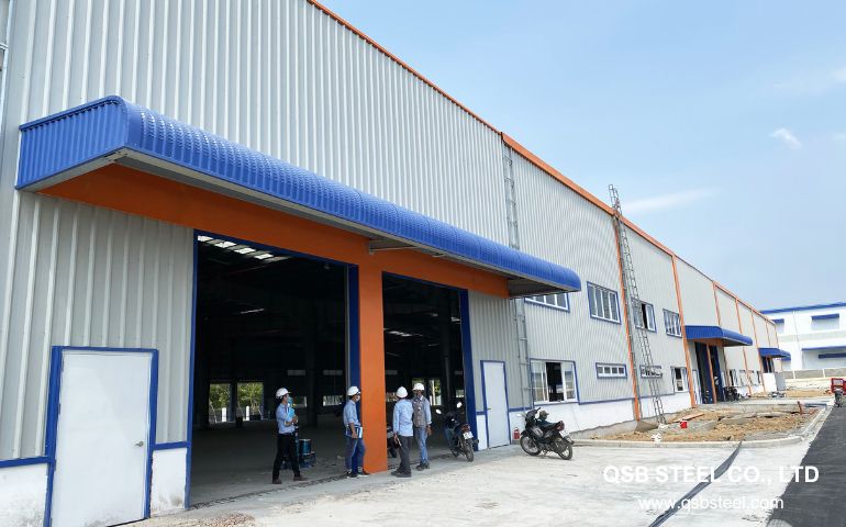 kiểm tra nhà thép tiền chế trước mùa mưa