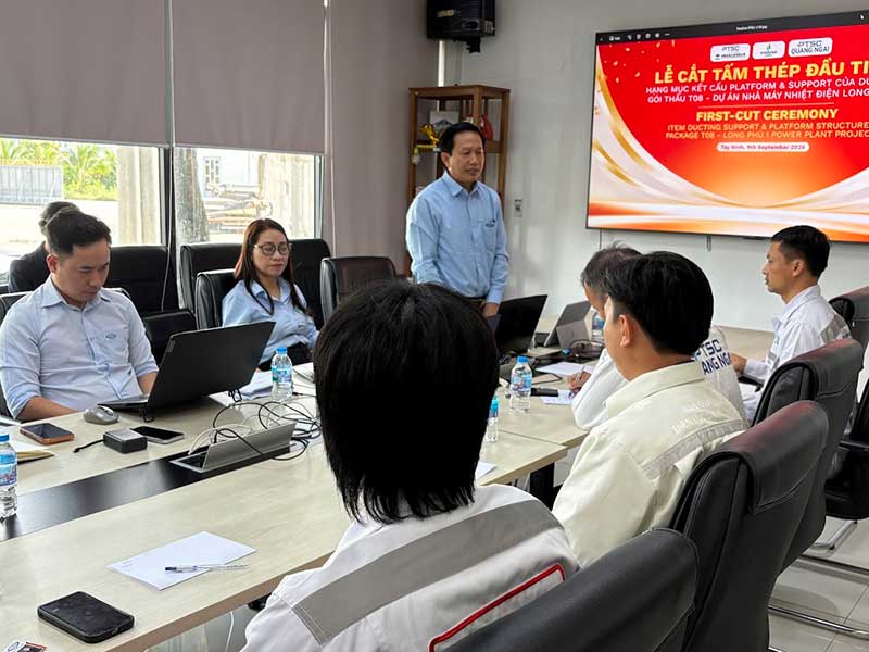 Lễ First Cut cho hạng mục kết cấu platform và support của ducting