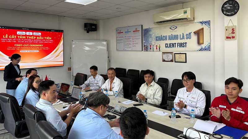 Lễ First Cut cho hạng mục kết cấu platform và support của ducting